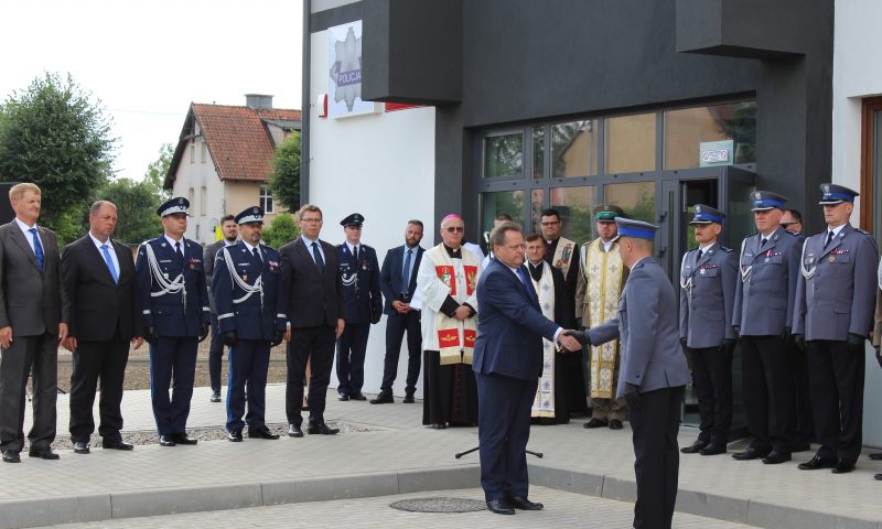 Uroczyste otwarcie nowego budynku Komisariatu Policji w Korszach