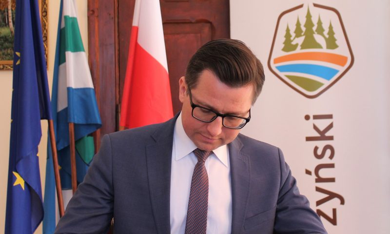 Kolejna umowa na przebudowę drogi podpisana