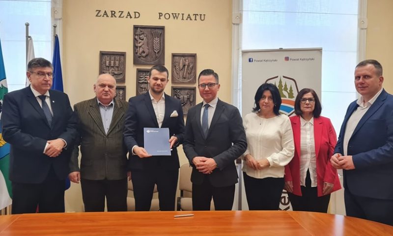 Trzecia umowa na remont drogi powiatowej w ciągu miesiąca